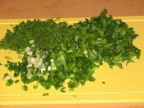 Салат из свежей капусты. Зелень