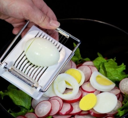 Салат с редиской и яйцом