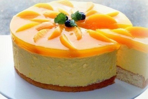 Бисквитный торт-суфле с персиками