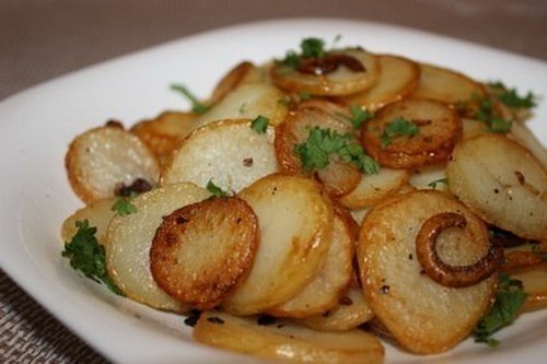 Картофель с луком по-лионски