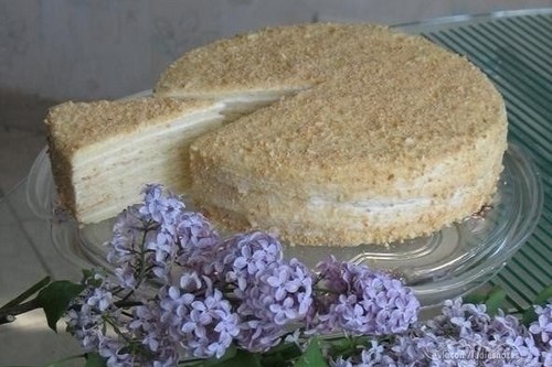 Сметанный торт с ванильным кремом