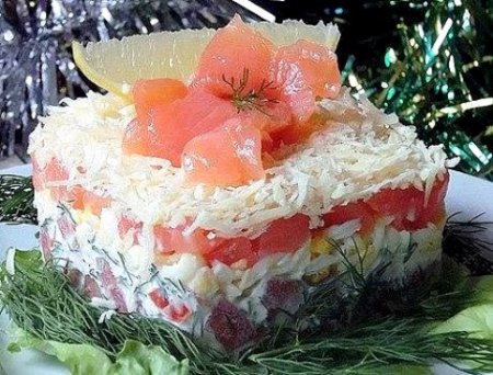 Салат с красной рыбой