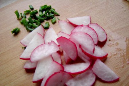 Салат из картофеля и редиса